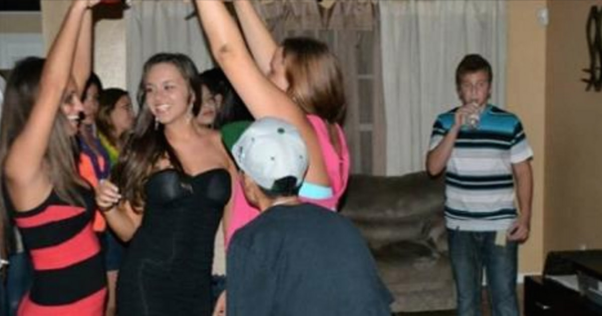 This Is How You Know If You're The Awkward Person At The Party Party