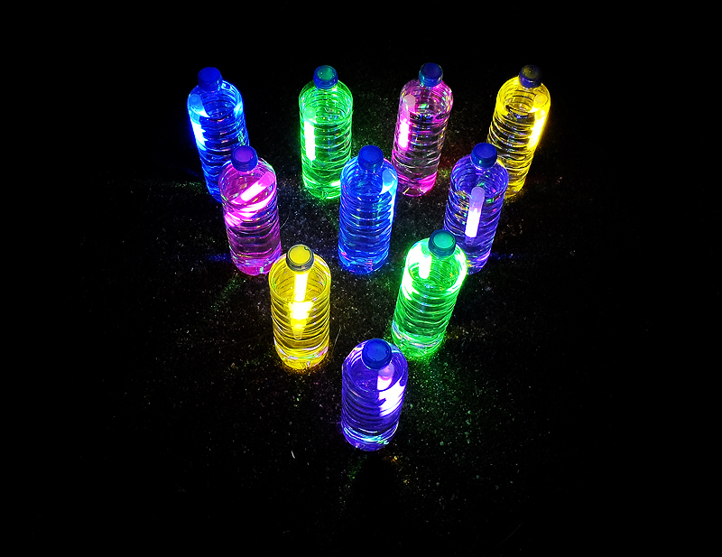 These Glow Stick Life Hacks Will Leave You Enlightened Glowing These Glow Stick Life Hacks Will Leave