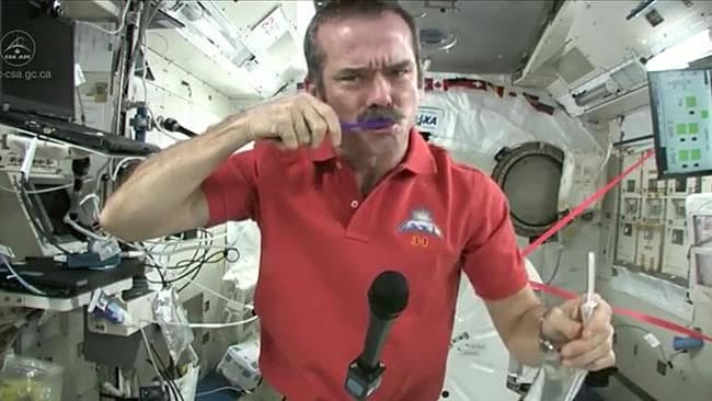 astronauts no gravity