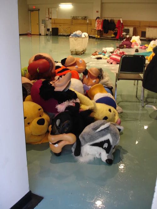 Warning: These Behind-The-Scenes Disneyland Photos Will Completely Ruin