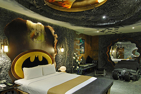 The Coolest Hotel Rooms In World Under Water Room Memes Bat Room Media Source